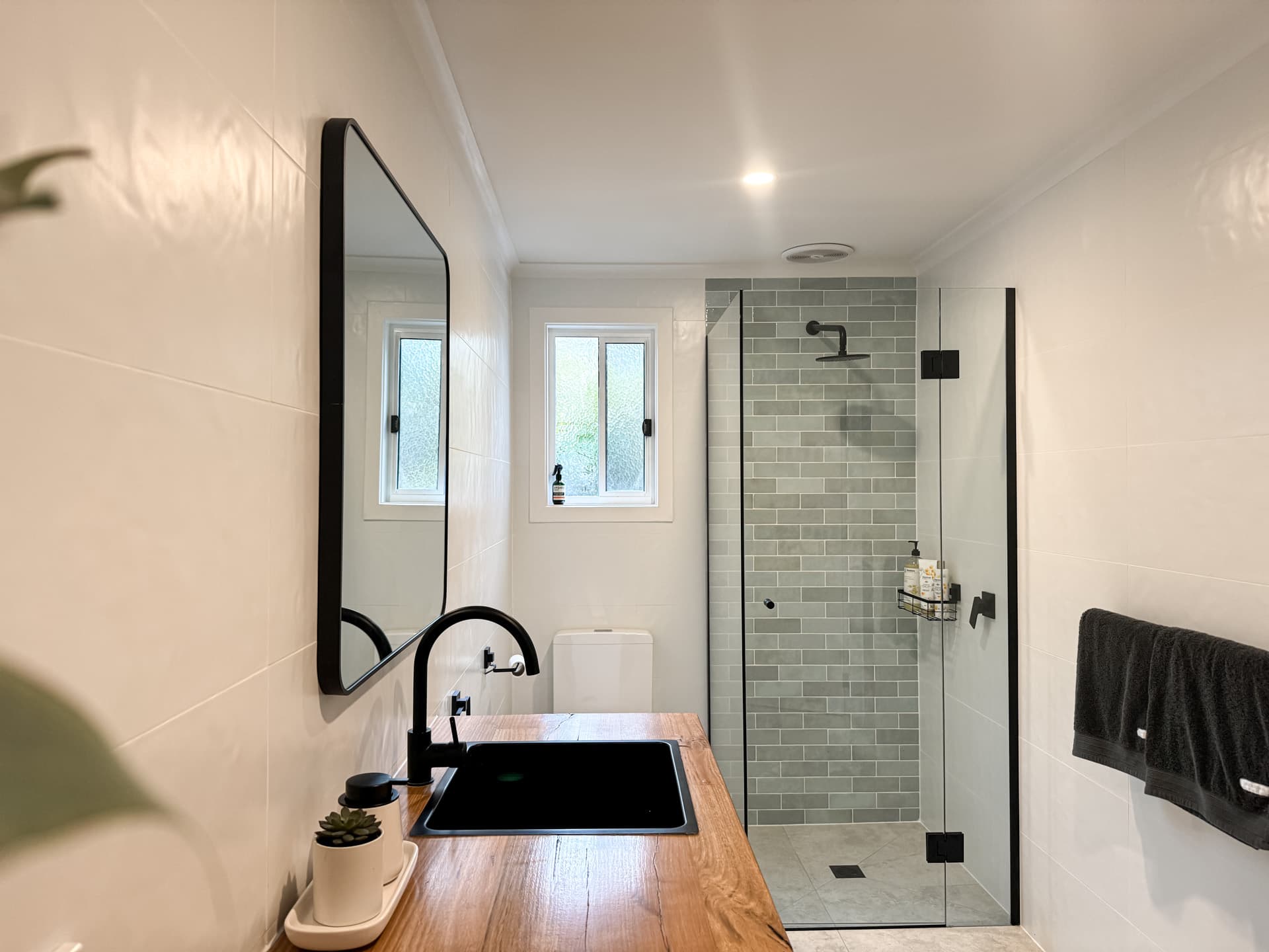 Downstairs bathroom at Big Isle Retreat